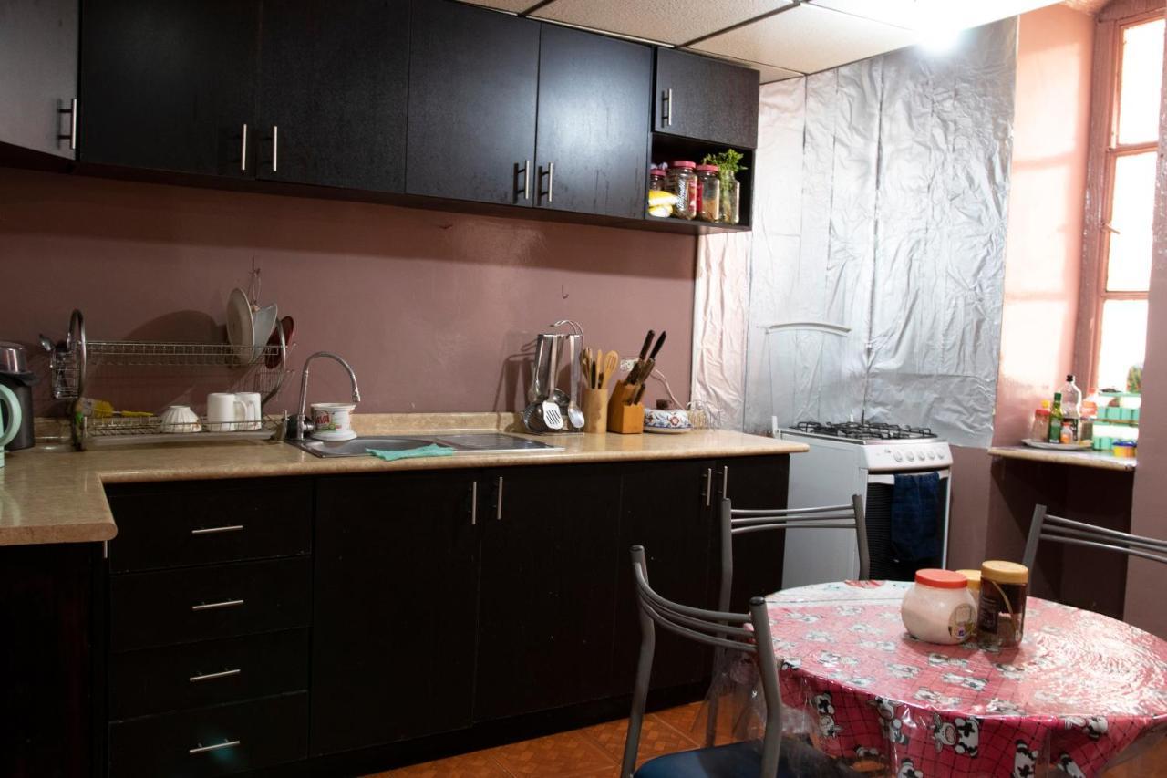 Hostal Carlos Luis キト エクステリア 写真