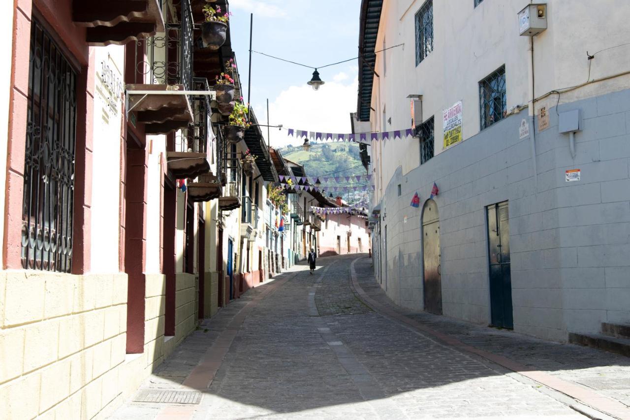 Hostal Carlos Luis キト エクステリア 写真