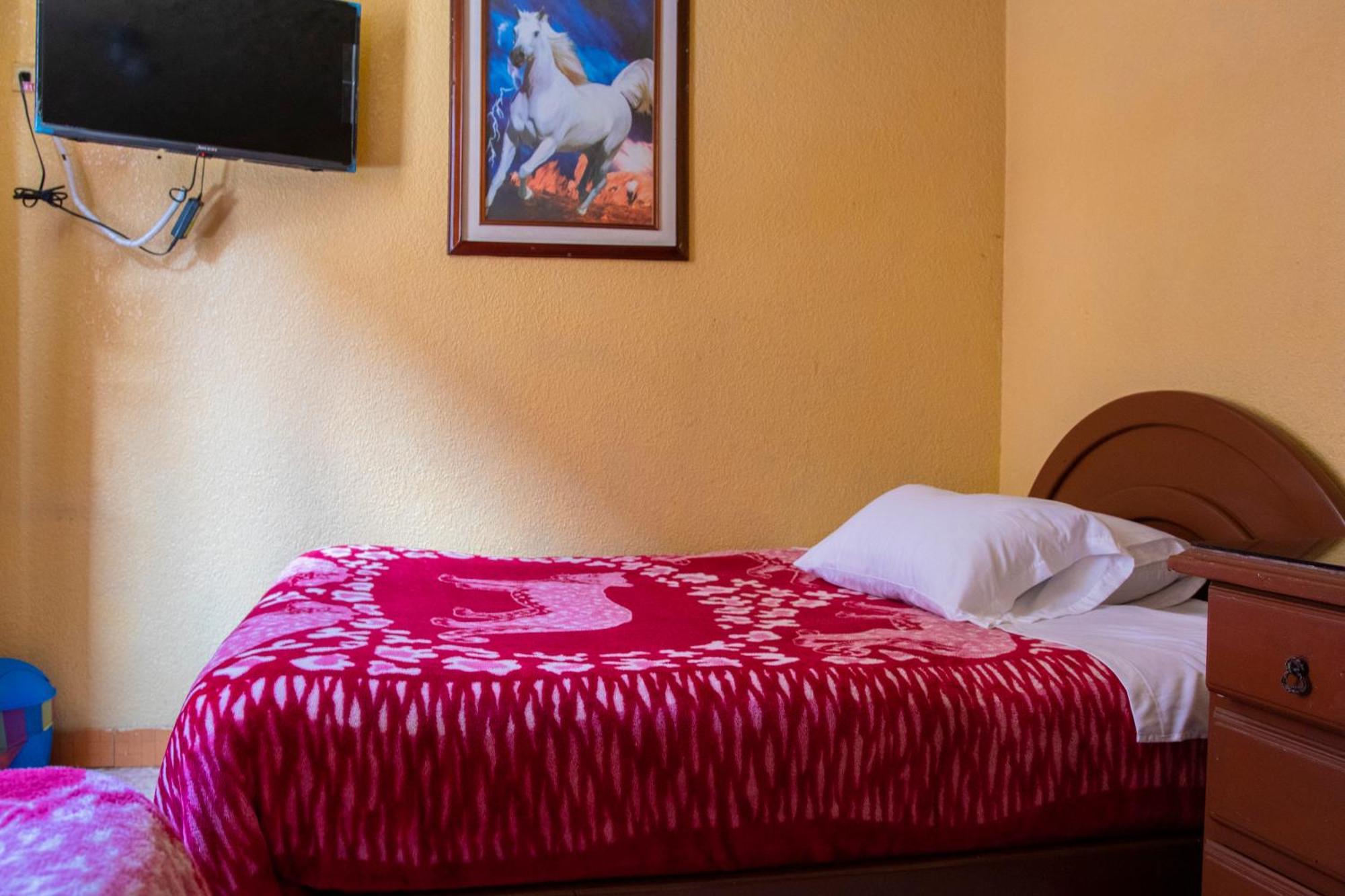 Hostal Carlos Luis キト エクステリア 写真