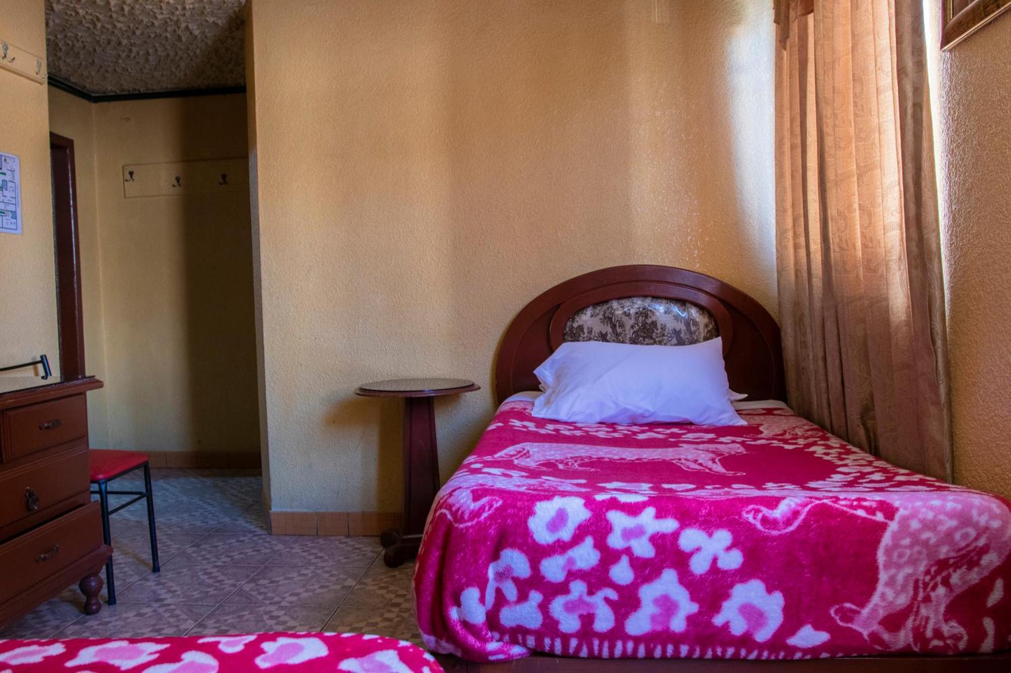 Hostal Carlos Luis キト エクステリア 写真