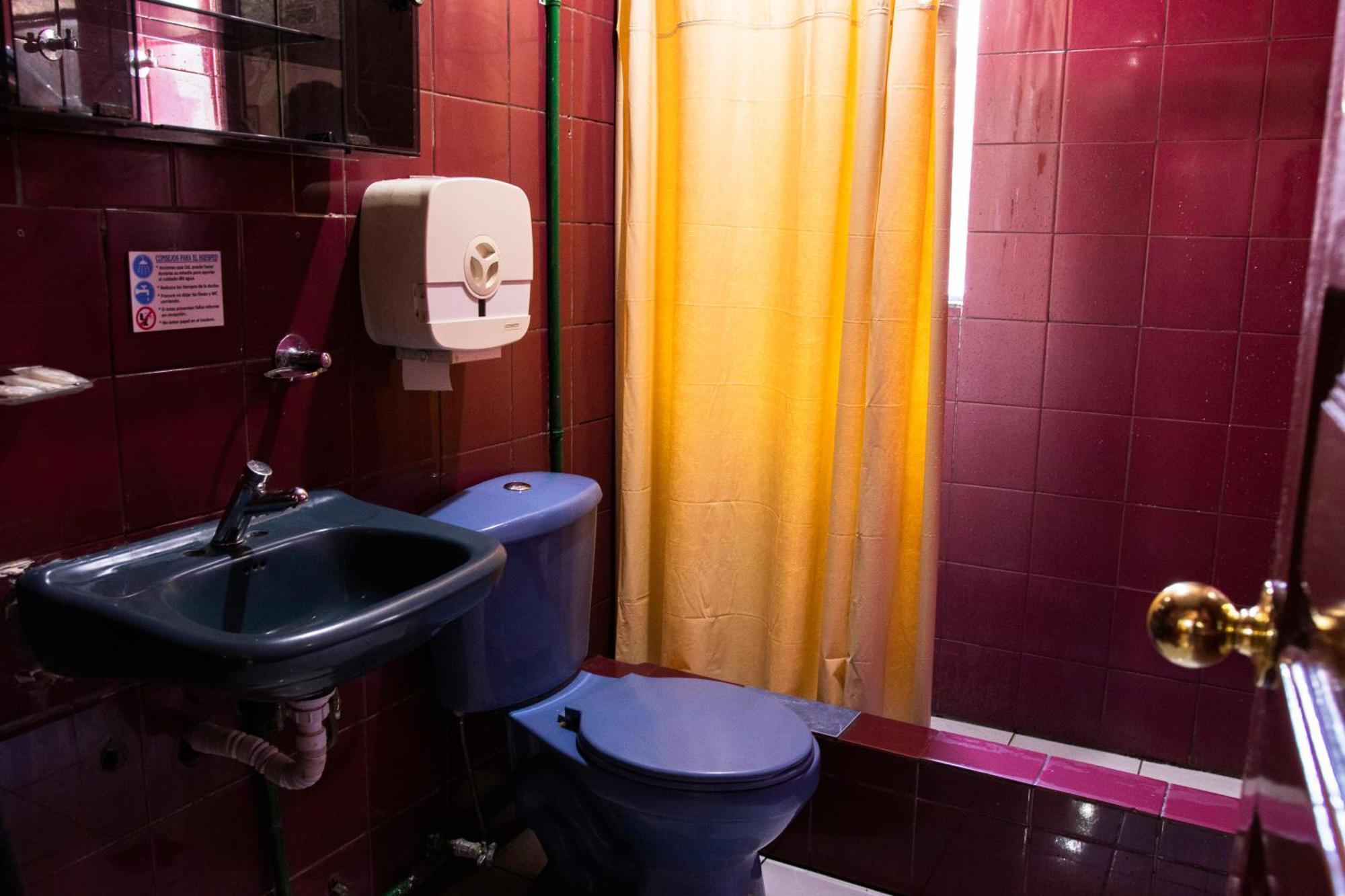 Hostal Carlos Luis キト エクステリア 写真