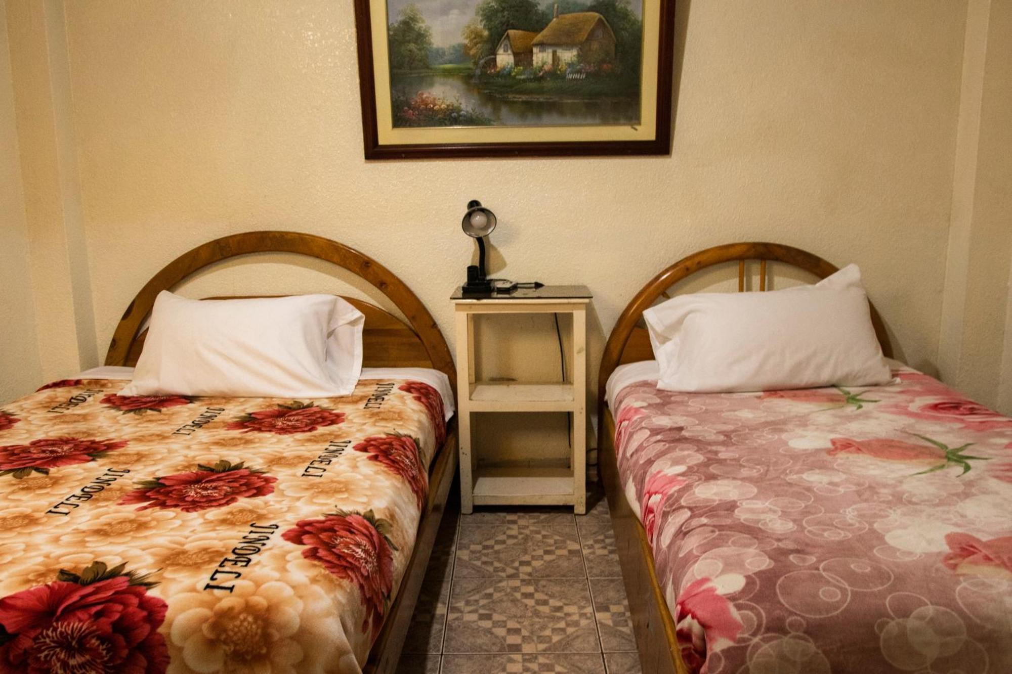 Hostal Carlos Luis キト エクステリア 写真