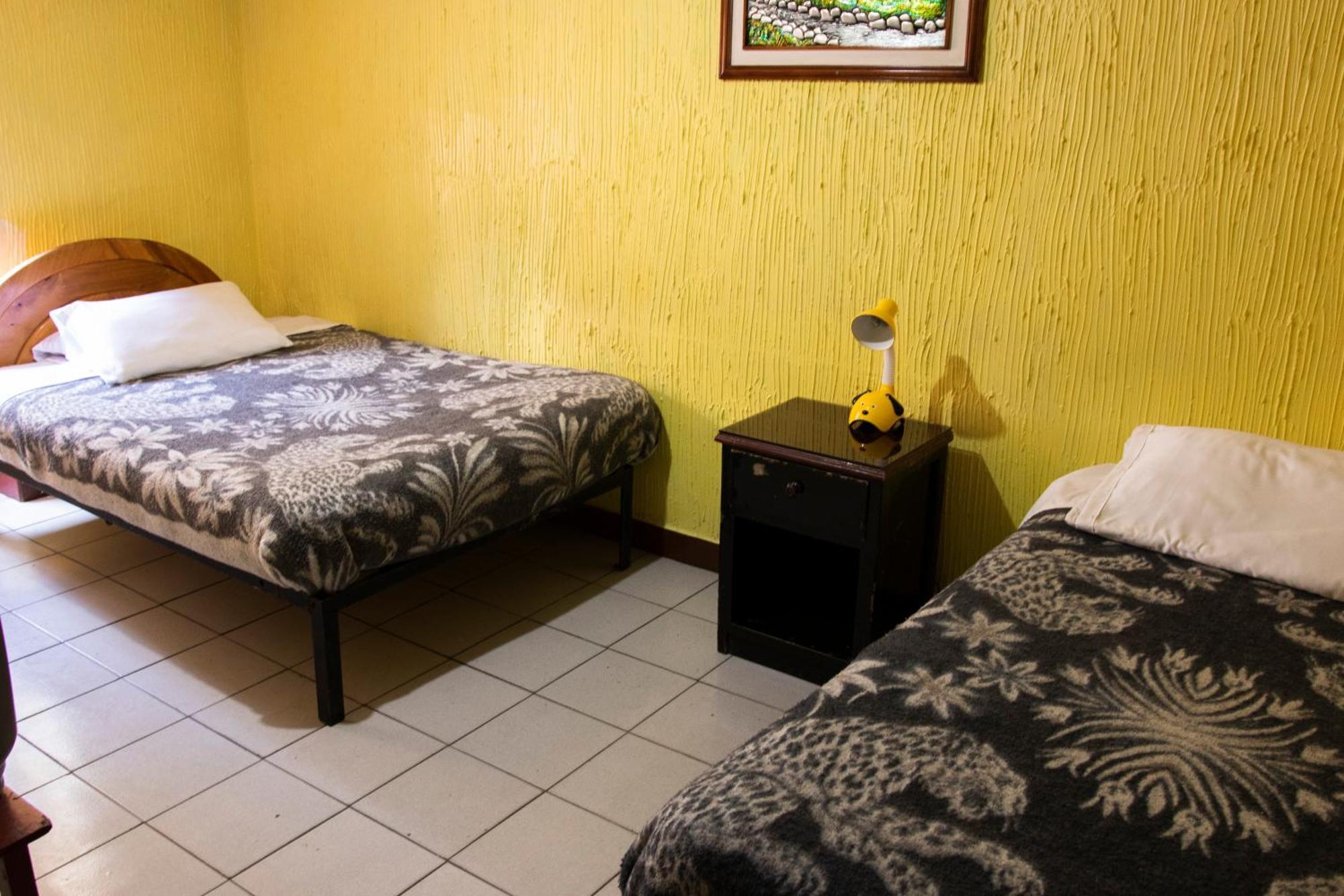 Hostal Carlos Luis キト エクステリア 写真